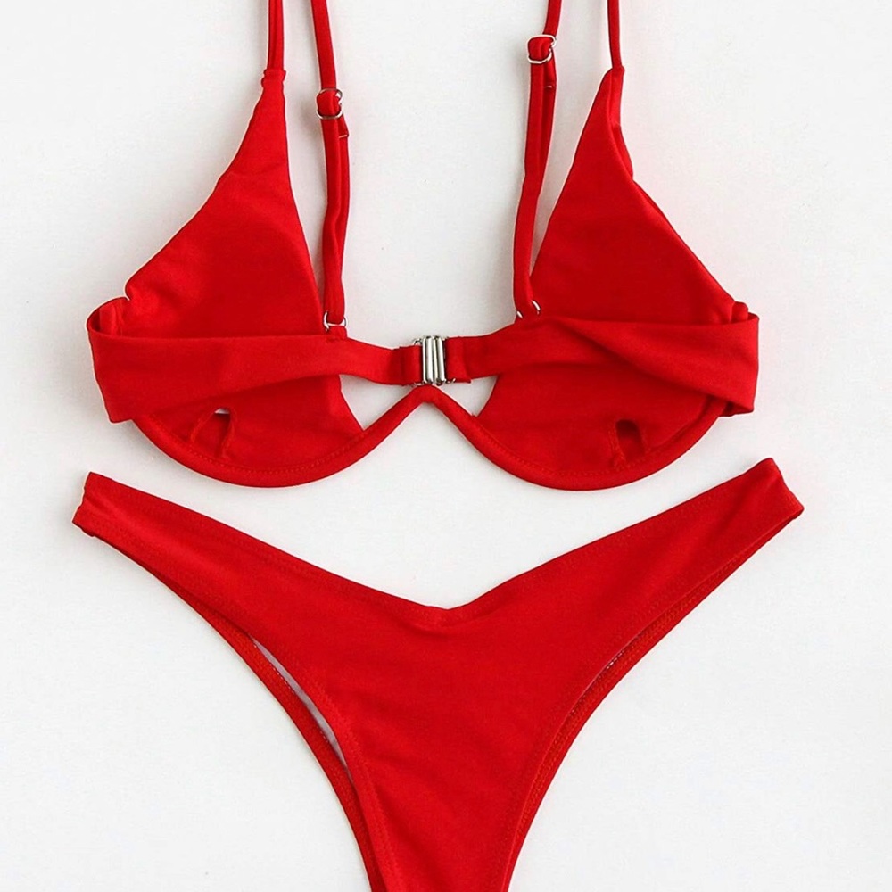 Sexy Two Piece Underwire Bikini Set (Red) - Picture 2 of 3